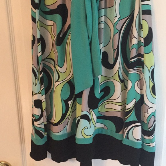 Patterned Dress - Picture 3 of 3